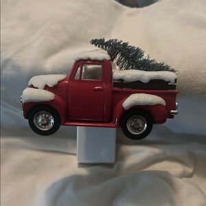 Bath&Body Red Vintage Truck Holiday Wallflower with Snow and Tree